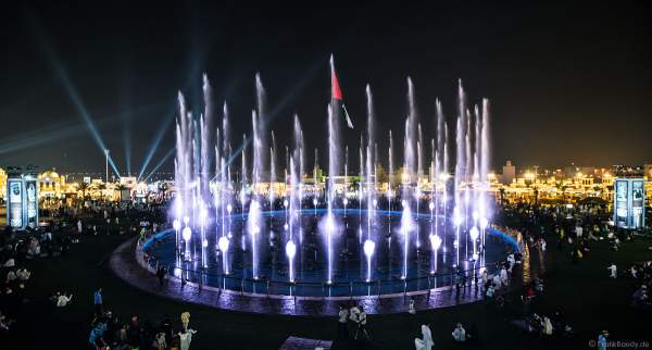 Imposante Wassershow am Abend beim Sheikh Zayed Heritage Festival 2017/2018 in Abu Dhabi