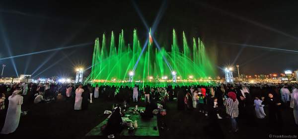 Imposante Wassershow am Abend beim Sheikh Zayed Heritage Festival 2017/2018 in Abu Dhabi