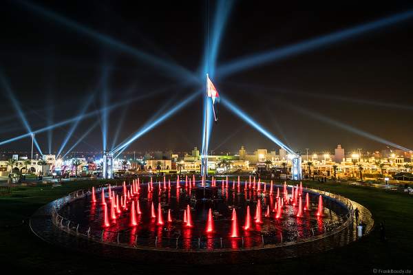 Imposante Wassershow am Abend beim Sheikh Zayed Heritage Festival 2017/2018 in Abu Dhabi