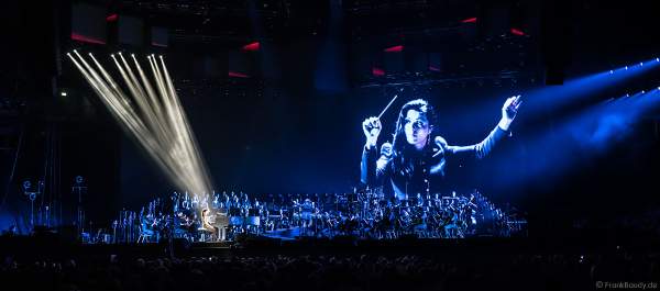 Pianistin Emily Bear und das Antwerp Philharmonic Orchestra bei Night of the Proms 2017 in der SAP Arena Mannheim