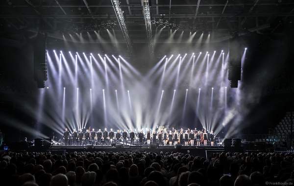 Der Chor Fine Fleur bei Night of the Proms 2017 in der SAP Arena Mannheim