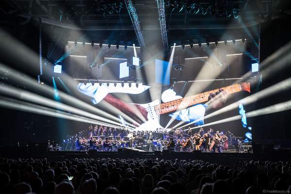 Peter Paul Cetera, Sänger von der Rockband Chicago, bei Night of the Proms 2017 in der SAP Arena Mannheim