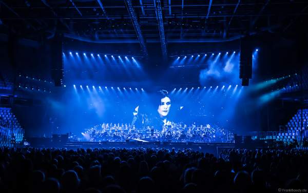 Dirigentin Alexandra Arrieche und das Antwerp Philharmonic Orchestra bei Night of the Proms 2017 in der SAP Arena Mannheim
