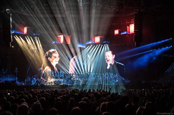 Pianistin Emily Bear mit John Miles bei Night of the Proms 2017 in der SAP Arena Mannheim