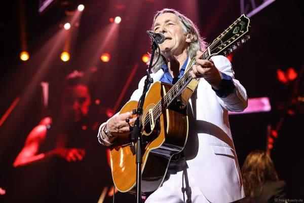 Roger Hodgson (Charles Roger Pomfret Hodgson), britischer Musiker- einstiger Frontmann und Sänger der Band Supertramp bei Night of the Proms 2017 in der SAP Arena Mannheim