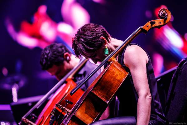 Arrieche und das Antwerp Philharmonic Orchestra bei Night of the Proms 2017 in der SAP Arena Mannheim