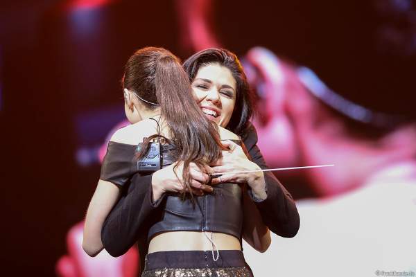 Alexandra Arrieche und Emily Bear bei Night of the Proms 2017 in der SAP Arena Mannheim