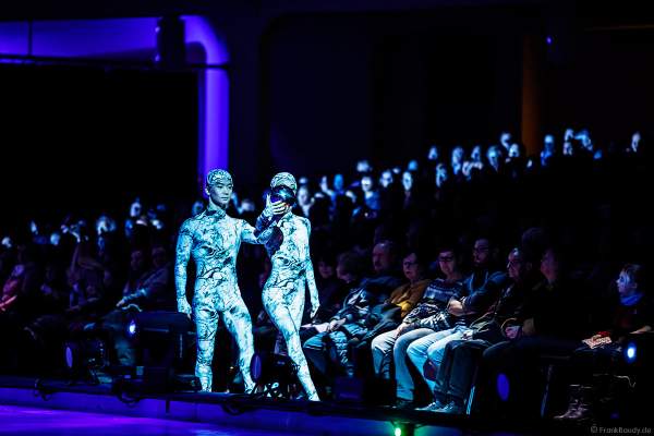 Tim Yang und Taisia Bondarenko bei der Eisshow ATLANTIS von Holiday on Ice in der Festhalle Frankfurt und SAP Arena Mannheim 2017-2018