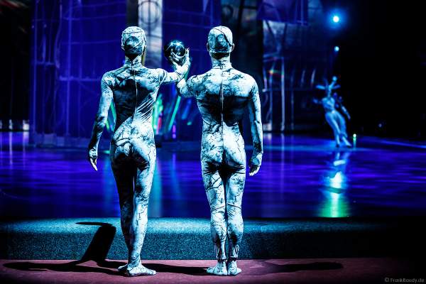 Tim Yang und Taisia Bondarenko bei der Eisshow ATLANTIS von Holiday on Ice in der Festhalle Frankfurt und SAP Arena Mannheim 2017-2018