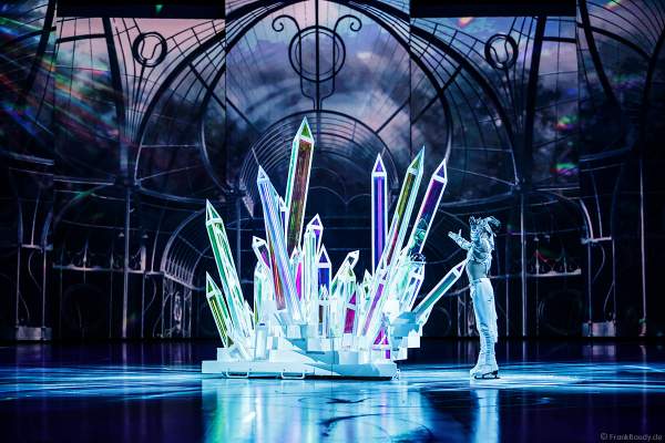 Eisläufer und Model Wesley Campbell bei der Eisshow ATLANTIS von Holiday on Ice in der Festhalle Frankfurt und SAP Arena Mannheim 2017-2018