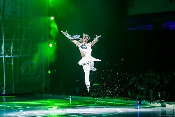 Eisläufer und Model Wesley Campbell bei der Eisshow ATLANTIS von Holiday on Ice in der Festhalle Frankfurt und SAP Arena Mannheim 2017-2018