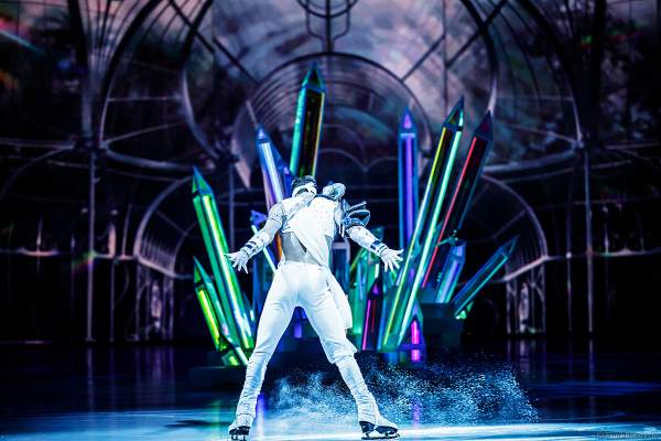 Eisläufer und Model Wesley Campbell bei der Eisshow ATLANTIS von Holiday on Ice in der Festhalle Frankfurt und SAP Arena Mannheim 2017-2018