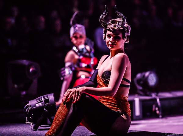 Asya Mukhtarullina bei der Eisshow ATLANTIS von Holiday on Ice in der Festhalle Frankfurt und SAP Arena Mannheim 2017-2018