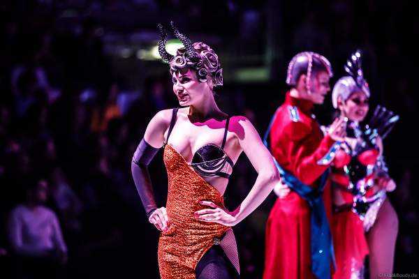 Asya Mukhtarullina bei der Eisshow ATLANTIS von Holiday on Ice in der Festhalle Frankfurt und SAP Arena Mannheim 2017-2018