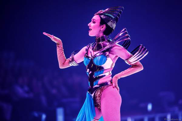 Brooke Andersen bei der Eisshow ATLANTIS von Holiday on Ice in der Festhalle Frankfurt und SAP Arena Mannheim 2017-2018