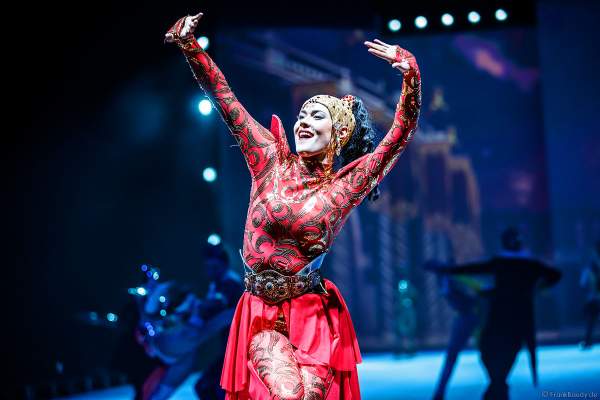 Giulia Isceri bei der Eisshow ATLANTIS von Holiday on Ice in der Festhalle Frankfurt und SAP Arena Mannheim 2017-2018