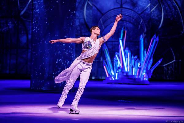 Eisläufer und Model Wesley Campbell bei derEisshow ATLANTIS von Holiday on Ice in der Festhalle Frankfurt und SAP Arena Mannheim 2017-2018