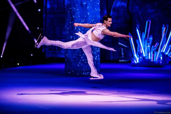 Eisläufer und Model Wesley Campbell bei der Eisshow ATLANTIS von Holiday on Ice in der Festhalle Frankfurt und SAP Arena Mannheim 2017-2018