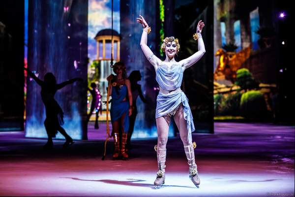 Mariya Kayl bei der Eisshow ATLANTIS von Holiday on Ice in der Festhalle Frankfurt und SAP Arena Mannheim 2017-2018