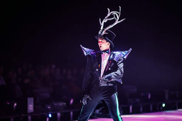 Wiktor Witkowski bei der Eisshow ATLANTIS von Holiday on Ice in der Festhalle Frankfurt und SAP Arena Mannheim 2017-2018