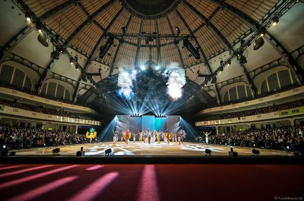 Das Finale bei der Eisshow ATLANTIS von Holiday on Ice in der Festhalle Frankfurt 2017-2018