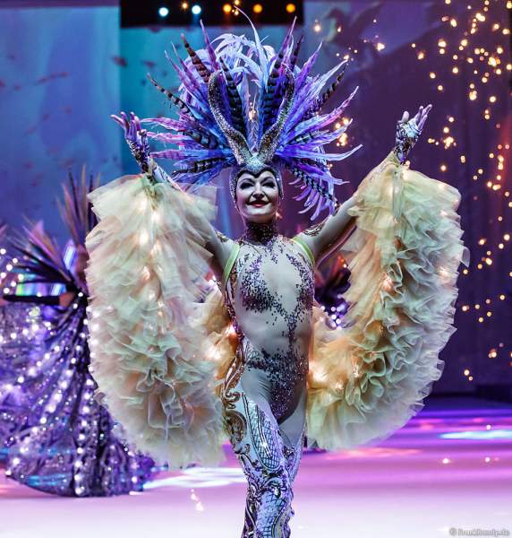 Daria "Dasha" Perminova beim Finale der Eisshow ATLANTIS von Holiday on Ice in der Festhalle Frankfurt und SAP Arena Mannheim 2017-2018