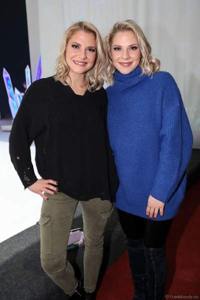 Stargäste Geschwister Valentina und Cheyenne Pahde nach der Eisshow ATLANTIS von Holiday on Ice in der Festhalle Frankfurt und SAP Arena Mannheim 2017-2018