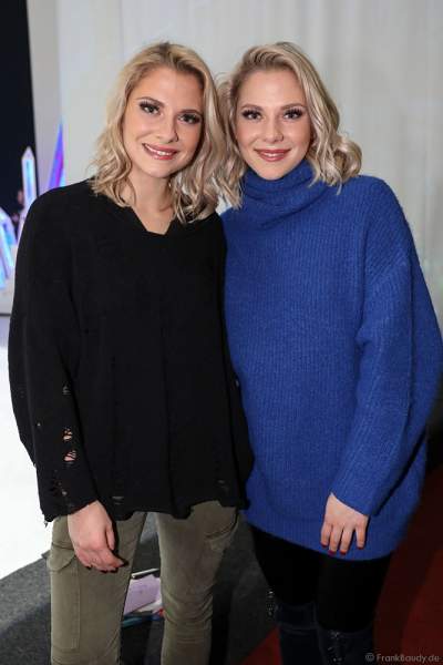 Stargäste Geschwister Valentina und Cheyenne Pahde nach der Eisshow ATLANTIS von Holiday on Ice in der Festhalle Frankfurt und SAP Arena Mannheim 2017-2018