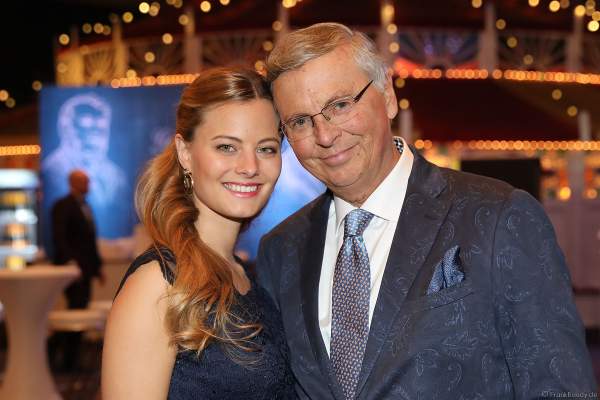 Wolfgang Bosbach mit Tochter Viktoria Bosbach beim Miss Germany 2018 Finale in der Europa-Park Arena am 24.02.2018