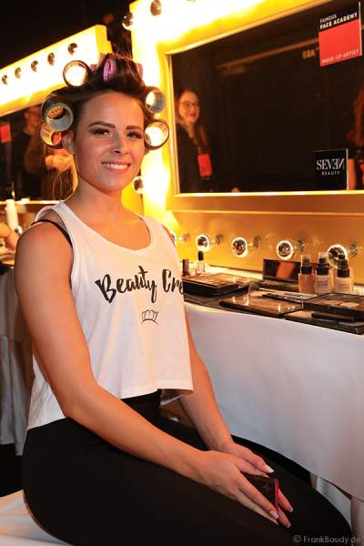 Die Teilnehmerinnen Backstage beim Vorbereiten für das Miss Germany 2018 Finale am Abend in der Europa-Park Arena am 24.02.2018
