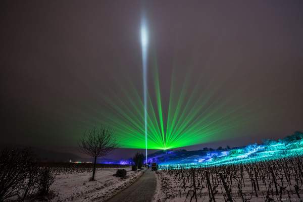 Weinbergnacht 2018 mit Laserfächer über den Weinterassen im Schnee in Bad Dürkheim