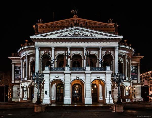 3D-Mapping "Changing Times" auf der Alten Oper von Karmachina bei der Luminale 2018 in Frankfurt