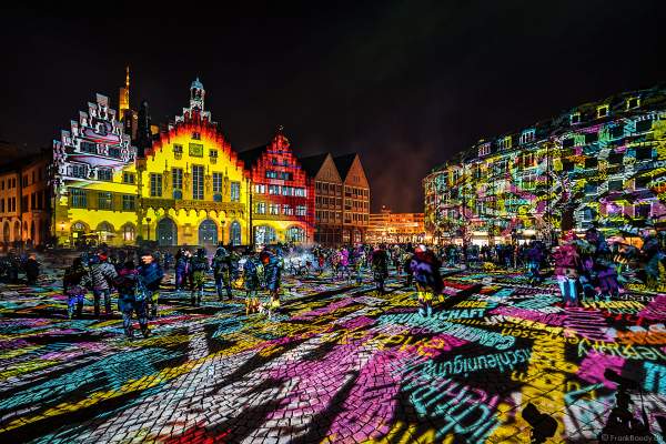 Lichtkunstinstallation "Frankfurt Fades" auf dem Römerberg von Phillipp Geist bei der Luminale 2018 in Frankfurt