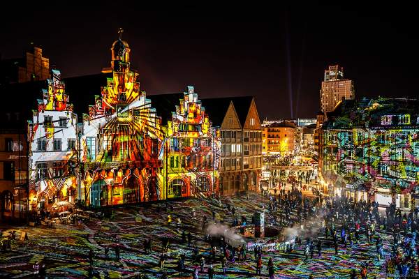 Lichtkunstinstallation "Frankfurt Fades" auf dem Römerberg von Phillipp Geist bei der Luminale 2018 in Frankfurt