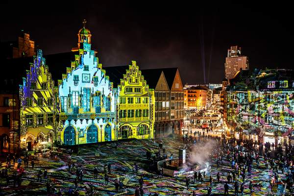 Lichtkunstinstallation "Frankfurt Fades" auf dem Römerberg von Phillipp Geist bei der Luminale 2018 in Frankfurt