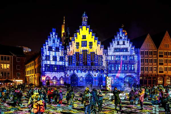 Lichtkunstinstallation "Frankfurt Fades" auf dem Römerberg von Phillipp Geist bei der Luminale 2018 in Frankfurt