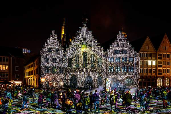 Lichtkunstinstallation "Frankfurt Fades" auf dem Römerberg von Phillipp Geist bei der Luminale 2018 in Frankfurt