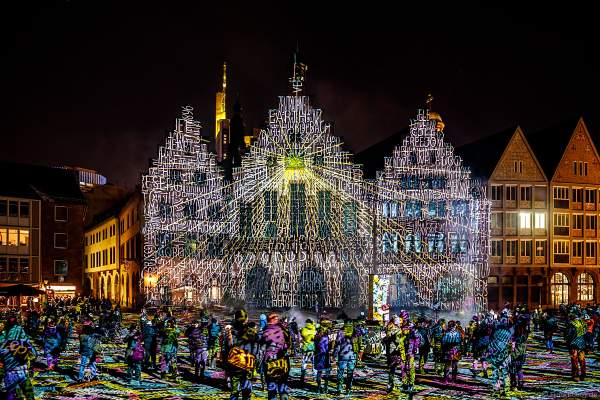 Lichtkunstinstallation "Frankfurt Fades" auf dem Römerberg von Phillipp Geist bei der Luminale 2018 in Frankfurt