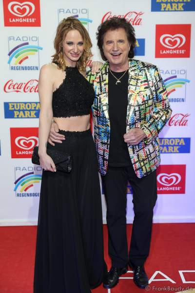 Olaf Malolepski, ex Flippers Sänger mit Tochter Pia Malolepski beim Radio Regenbogen Award 2018 am 23. März in der Europa-Park Arena in Rust