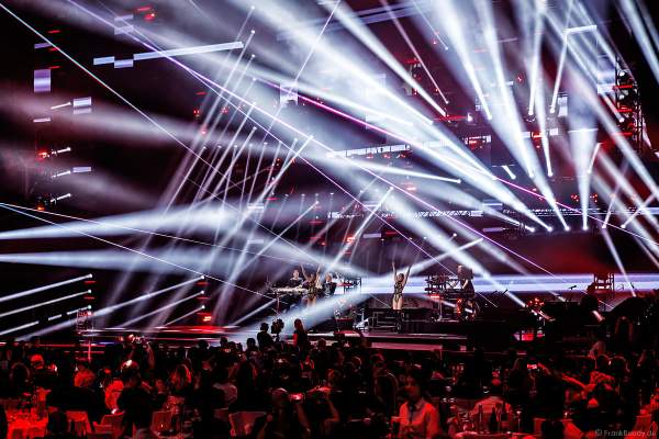 Heißer Techno-Bühnenauftritt von Scooter (H.P. Baxxter) beim PRG Live Entertainment Award (LEA) 2018 in der Festhalle in Frankfurt