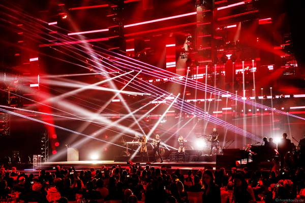 Heißer Techno-Bühnenauftritt von Scooter (H.P. Baxxter) beim PRG Live Entertainment Award (LEA) 2018 in der Festhalle in Frankfurt