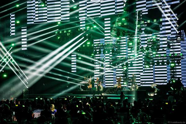 Heißer Techno-Bühnenauftritt von Scooter (H.P. Baxxter) beim PRG Live Entertainment Award (LEA) 2018 in der Festhalle in Frankfurt