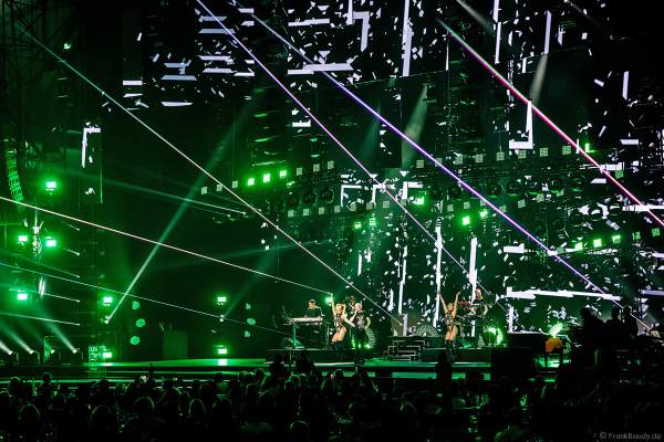 Heißer Techno-Bühnenauftritt von Scooter (H.P. Baxxter) beim PRG Live Entertainment Award (LEA) 2018 in der Festhalle in Frankfurt