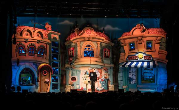 Mieze, Halb Fisch, halb Katze, und 100 Prozent Berliner bei Sascha Grammel - ICH FIND´S LUSTIG in der Europa-Park Arena 2018