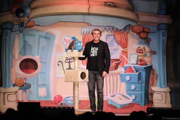 Mieze, Halb Fisch, halb Katze, und 100 Prozent Berliner bei Sascha Grammel - ICH FIND´S LUSTIG in der Europa-Park Arena 2018