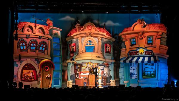 Frederic Freiherr von Furchensumpf mit seinem Bruder Fridolin bei Sascha Grammel - ICH FIND´S LUSTIG in der Europa-Park Arena 2018