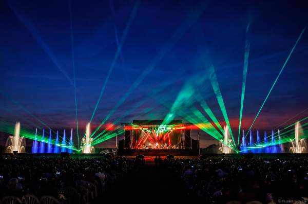 Luc Arbogast beim Open Air Festival Vents d’Est 2018 in Furdenheim mit bunter Wassershow und Laser