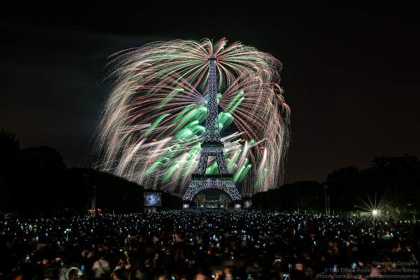 Stunning fireworks display at the Eiffel Tower on the french national day - Bastille day 2018 in Paris - Theme: Paris of Love!