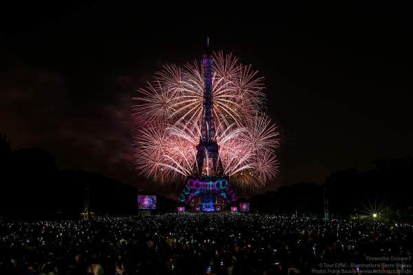 Stunning fireworks display at the Eiffel Tower on the french national day - Bastille day 2018 in Paris - Theme: Paris of Love!