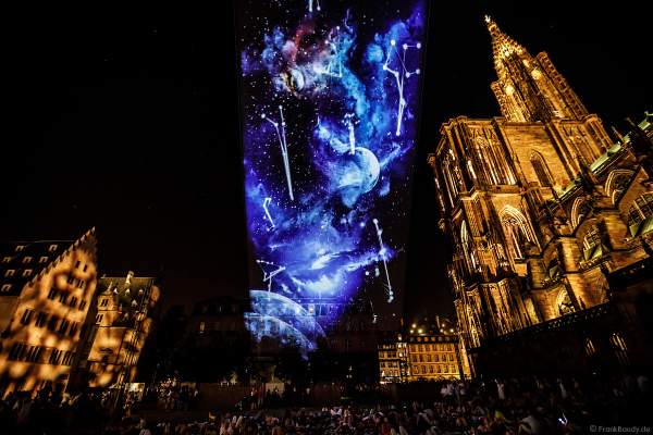 Lichtspiel bei der Sommershow LuX am Münster in Straßburg 2018